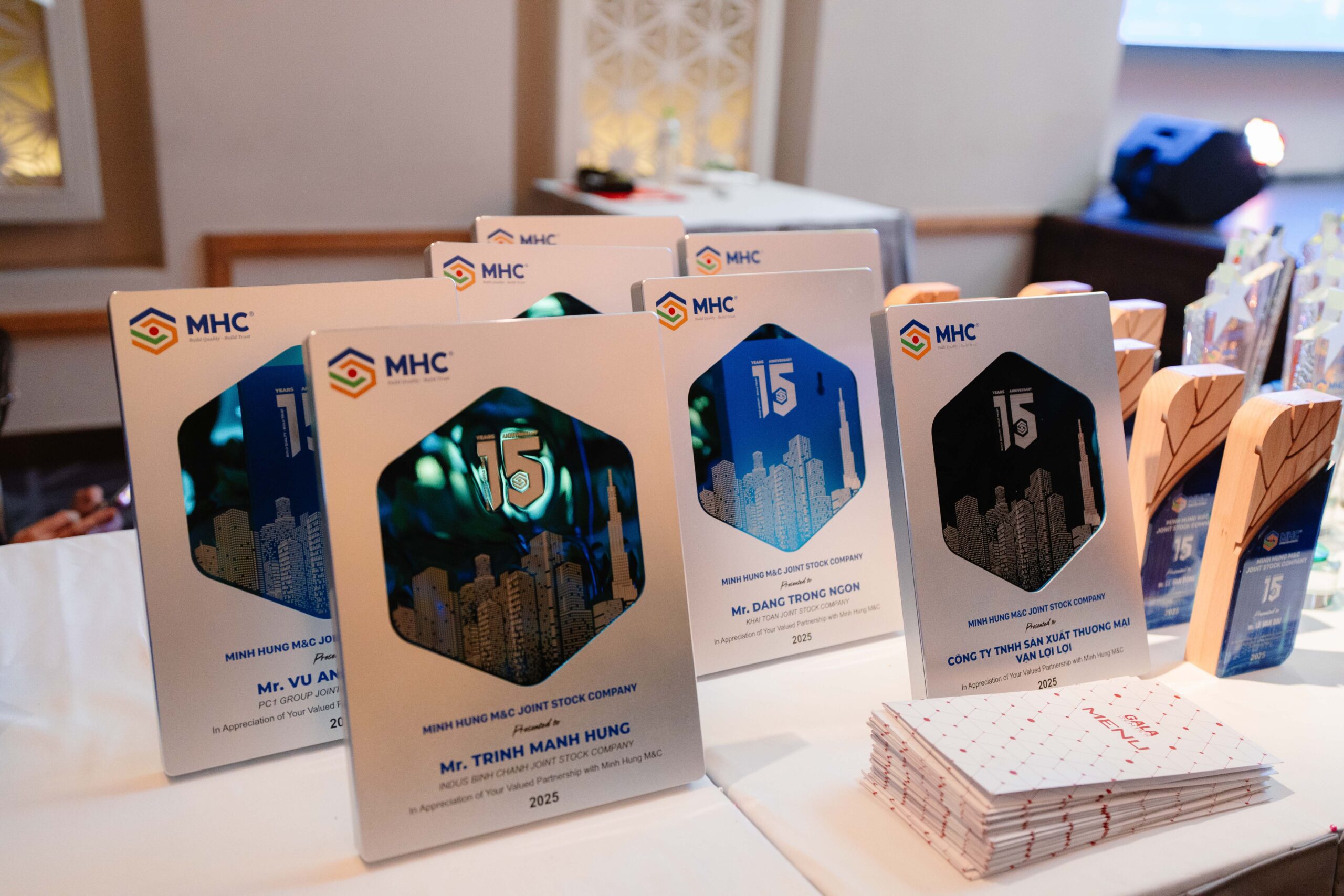 Minh Hưng M&C • Xây chất lượng, dựng niềm tin